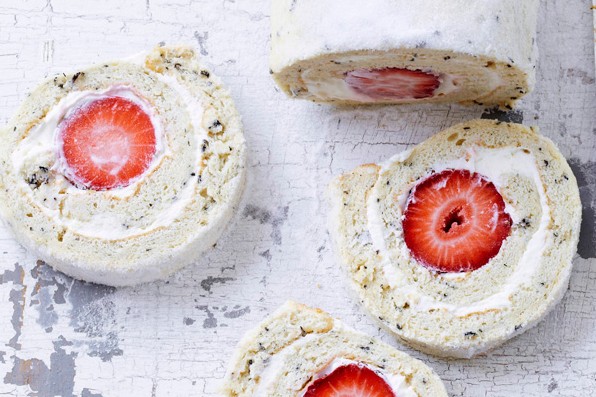 Strawberry Meringue Roulade Recipe with Earl Grey