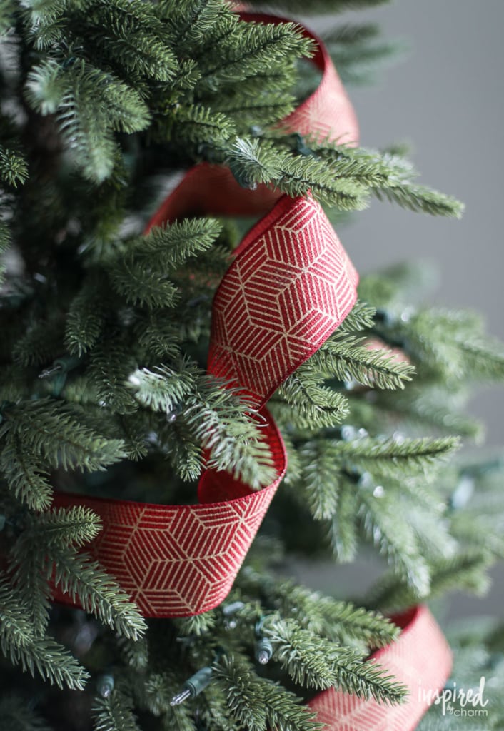 Styling Christmas Tree Ribbon