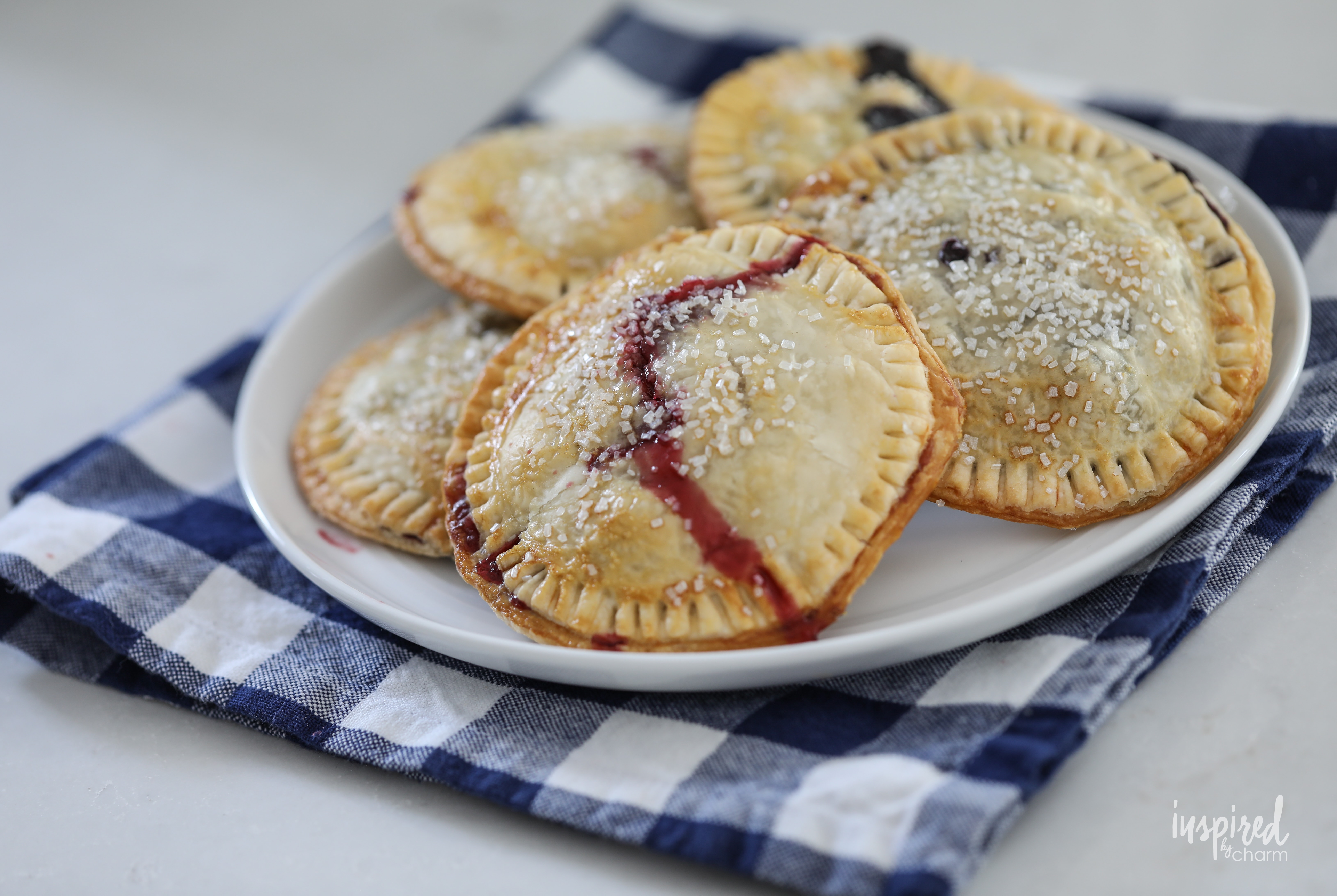Delicious Air Fryer Berry Hand Pies dessert recipe idea! #handpies #pie #dessert #recipe #airfryer #berries