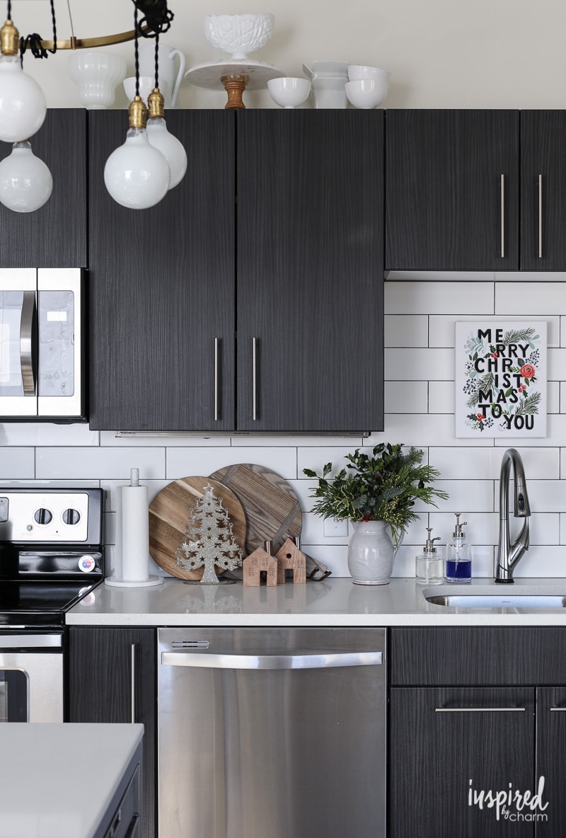 Apartment Kitchen Christmas Decor Ideas