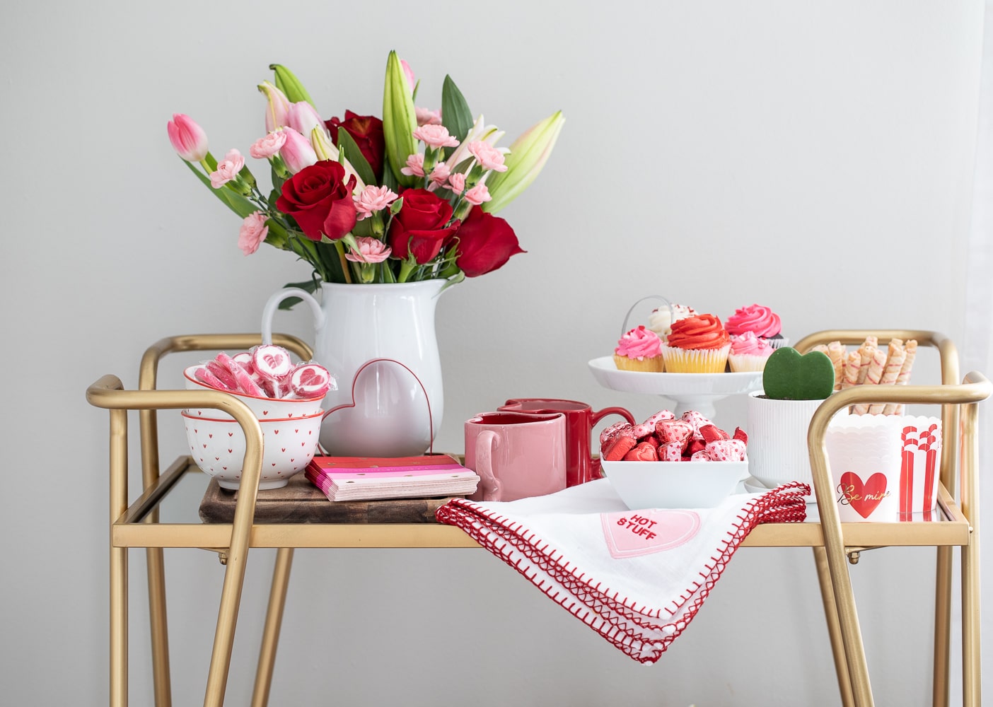 Valentine's Day Snack Ideas #valentinesday #valentine #treat #snack #dessert #decor #entertaining #barcart #snackcuterie
