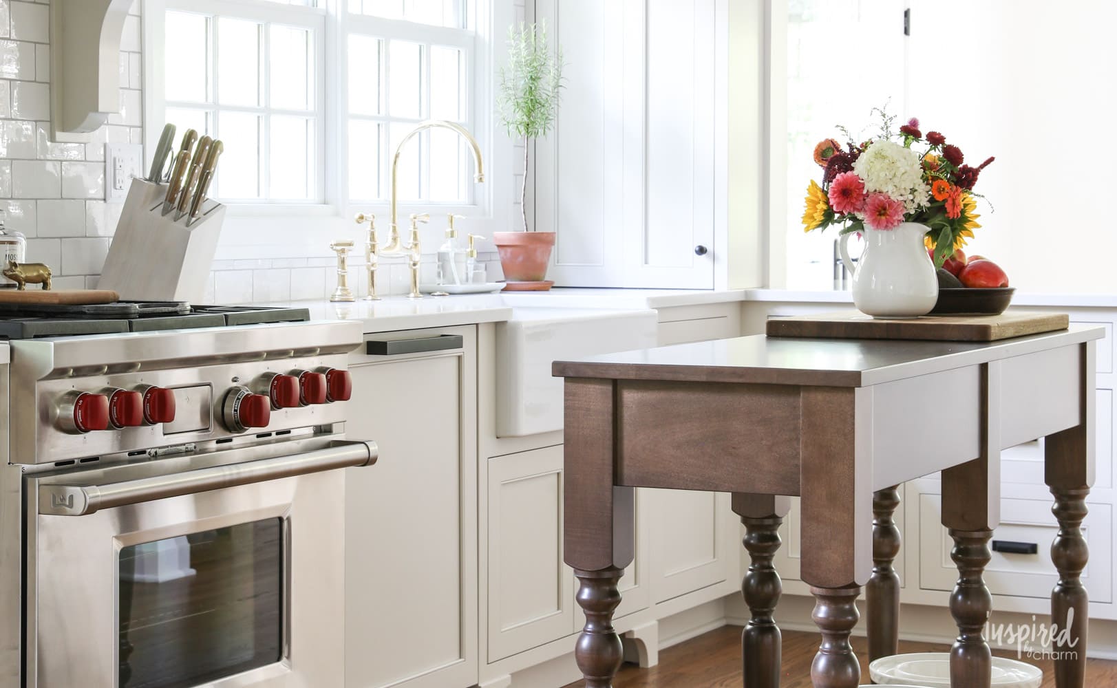 Bayberry Kitchen Remodel Reveal - Kitchen Makeover Kitchen Design #kitchen #makeover #remodel #traditional #modern #country #design #decorating