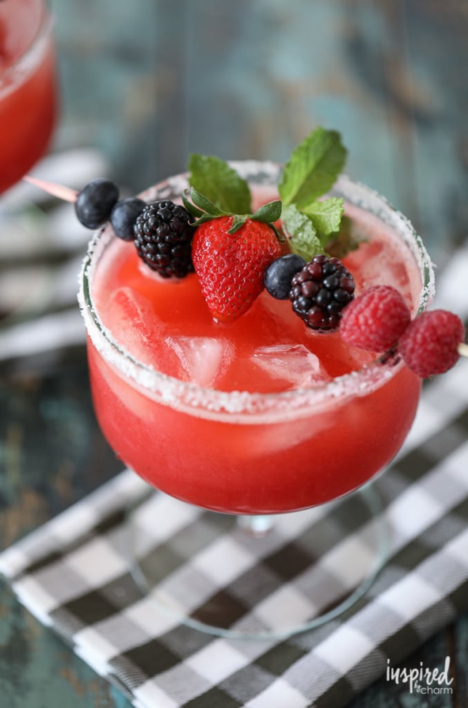 These Raspberry Strawberry Margaritas are a delicious summer cocktail recipes! #strawberry #margarita #cocktail #recipe