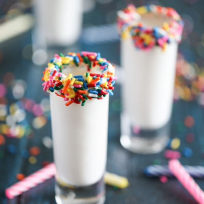This Birthday Cake Shot recipe is a tasty and fun birthday cocktail idea. #cocktail #recipe #shot #birthday #birthdaycake