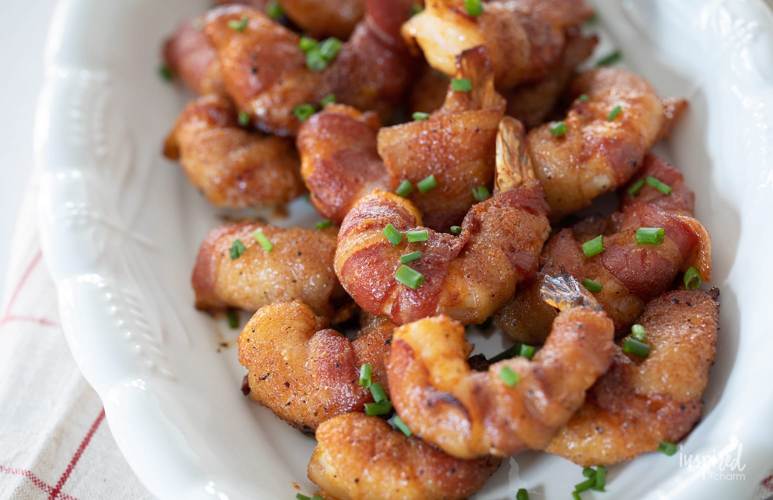 Brown Sugar Glazed Bacon-Wrapped Shrimp #bacon #shrimp #appetizer #recipe #holiday #christmas #glazedshrimp #baconwrapped