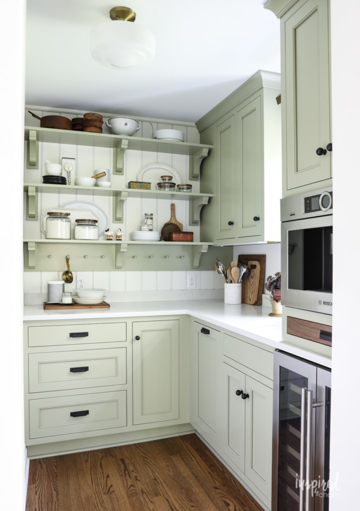 Bayberry Kitchen Remodel Reveal - Kitchen Makeover Kitchen Design #kitchen #makeover #remodel #traditional #modern #country #design #decorating