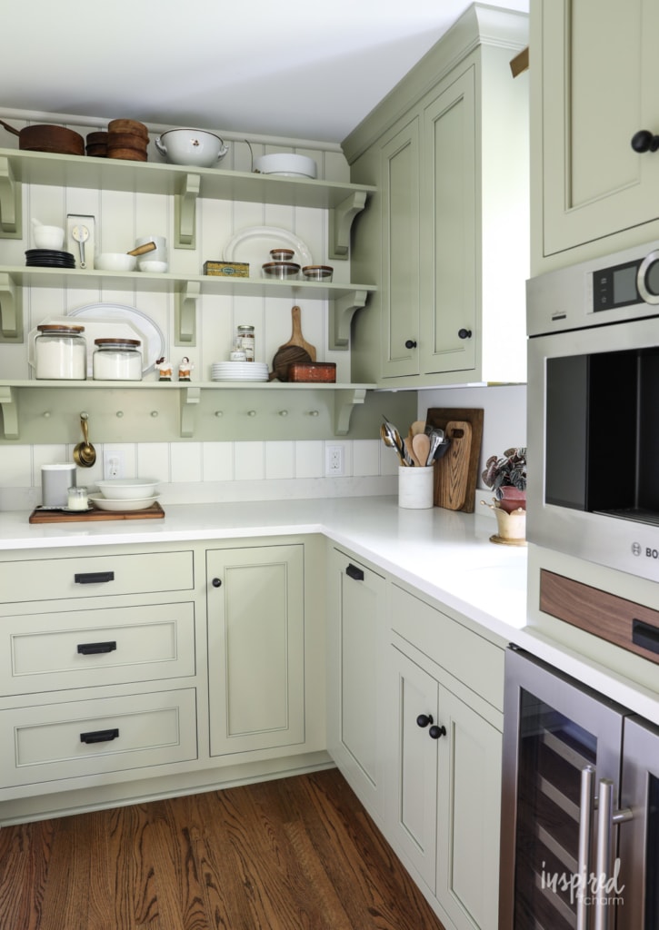 Bayberry Kitchen Remodel Reveal - Kitchen Makeover Kitchen Design #kitchen #makeover #remodel #traditional #modern #country #design #decorating