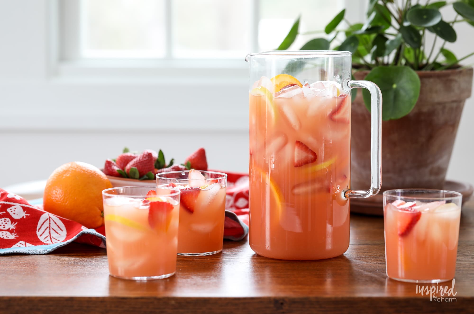 You're going to love this easy and delicious Campari Sangria Recipe! #sangria #recipe #summer #campari #rosé #wine #cocktail