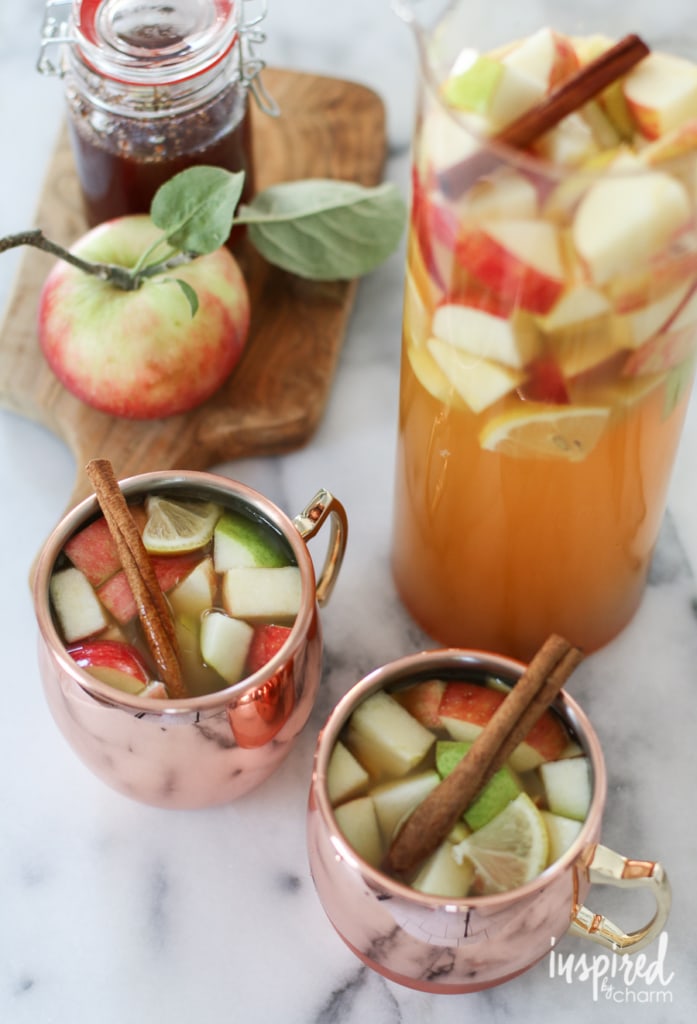 Apple Pie Sangria in mugs