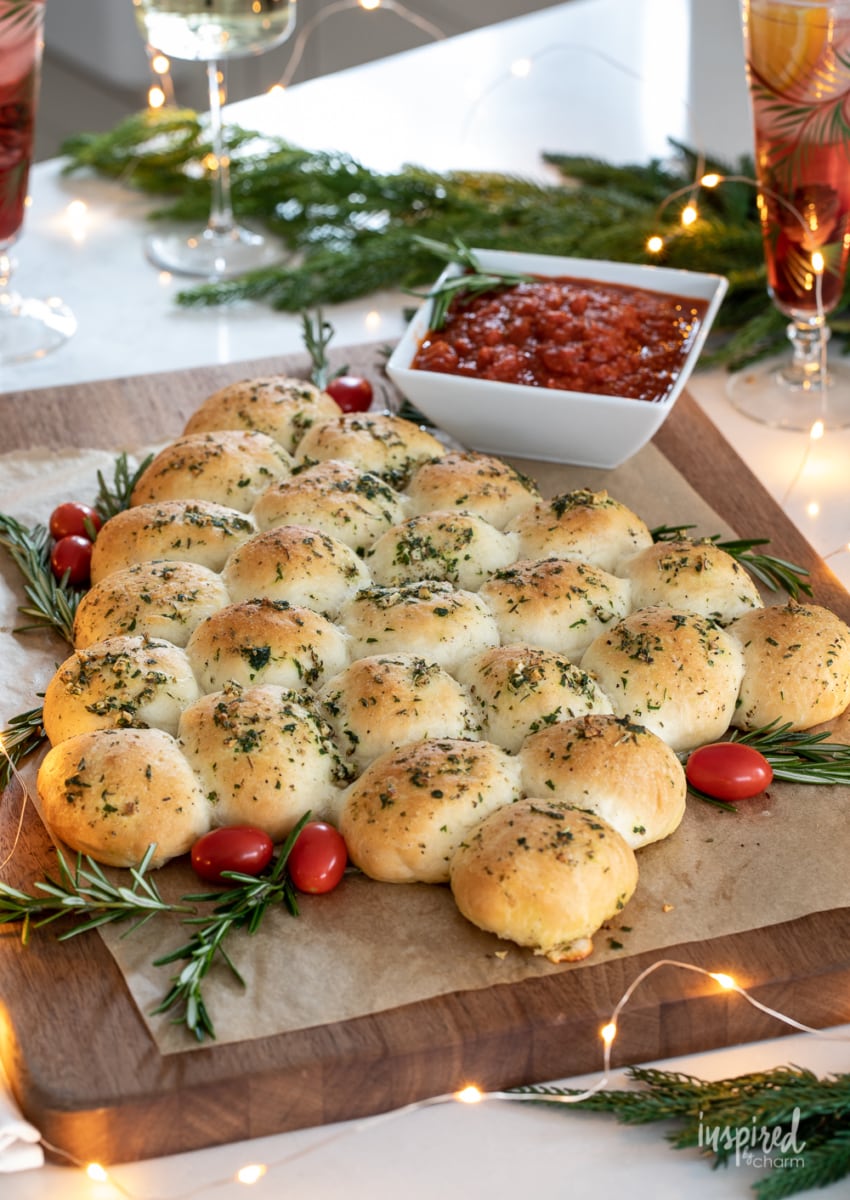 easy pull apart bread Christmas finger foods