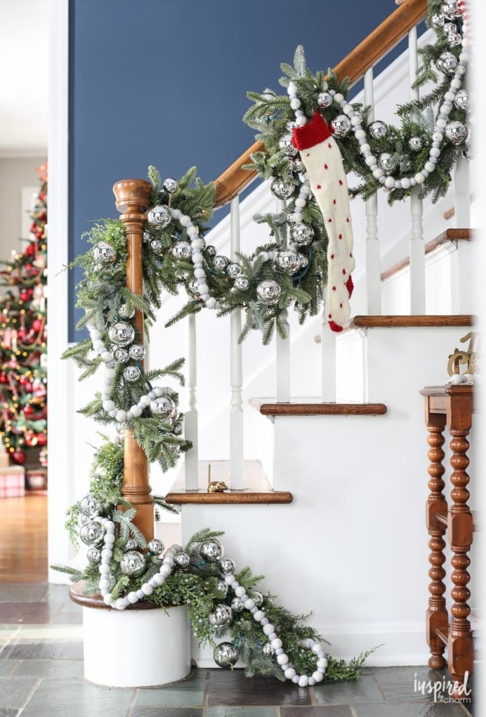 Christmas at Bayberry House - Holiday Home Tour with color Christmas Decoration ideas. #christmas #holiday #home #decor #decorations #christmastree