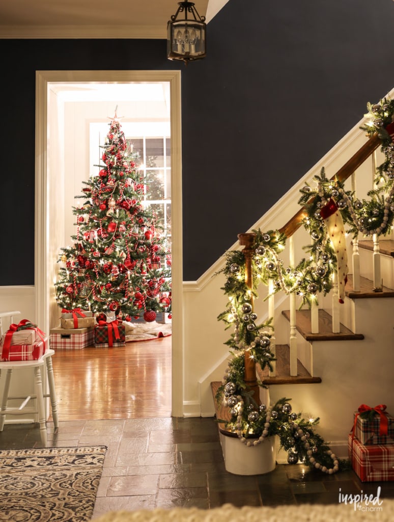 Evening at Bayberry House: Christmas 2018 #christmas #holiday #decor #decorations #night #evening #hometour