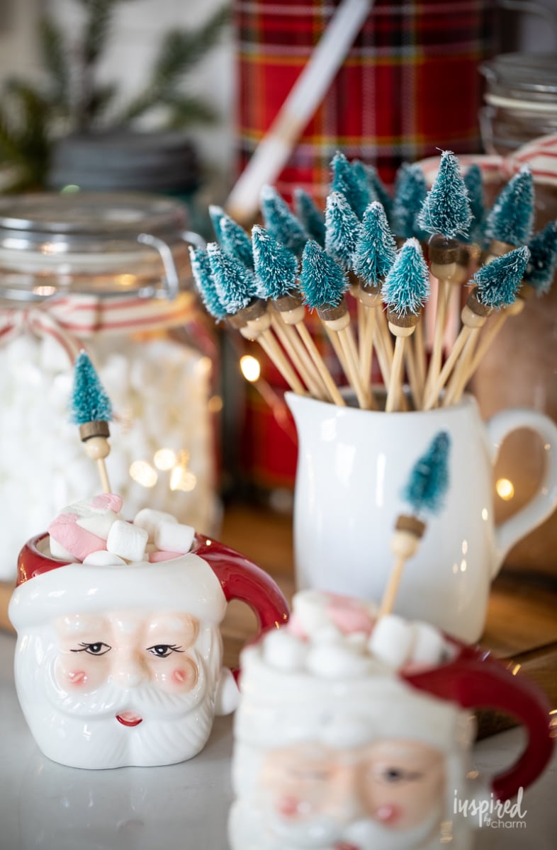 DIY Bottle Brush Drink Stirrers #drink #stir #stirrer #christmas #holiday #bottlebrush #bottlebrushtree #cocktail #hotcocoa #hotchocolate