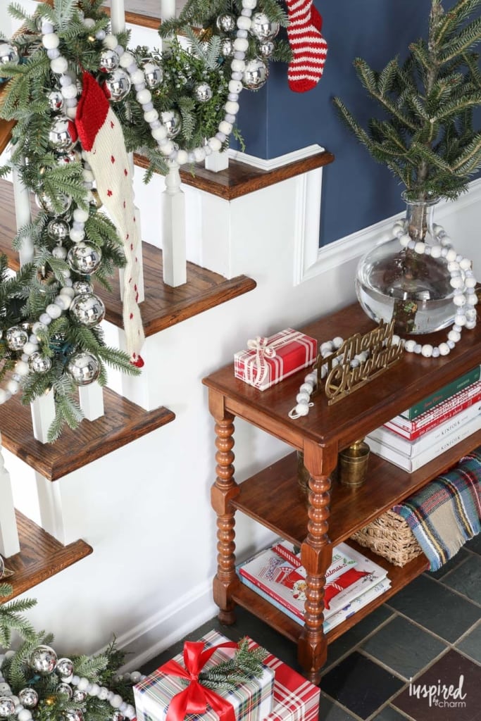 Christmas at Bayberry House - Holiday Home Tour with color Christmas Decoration ideas. #christmas #holiday #home #decor #decorations #christmastree