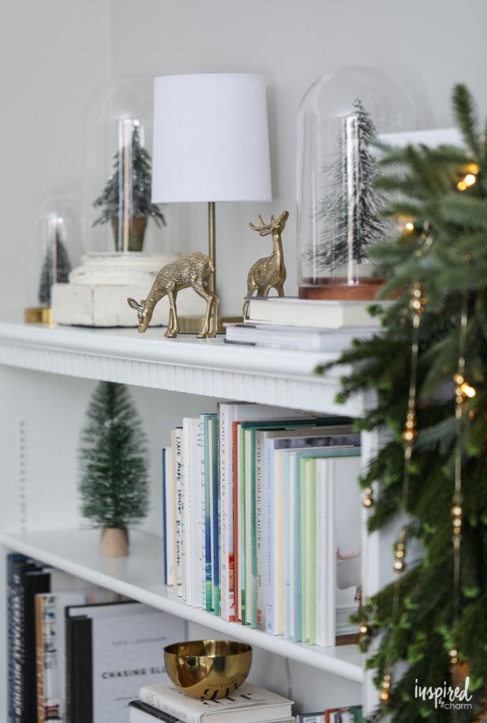 Christmas at Bayberry House - Holiday Home Tour with color Christmas Decoration ideas. #christmas #holiday #home #decor #decorations #christmastree