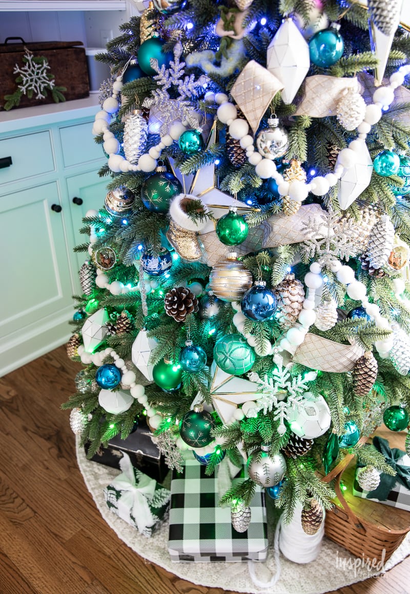 Blue, Green, and White Living Room Christmas Tree #christmastree #christmas #holiday #tree #decor #decorating #livingroom #christmasdecor