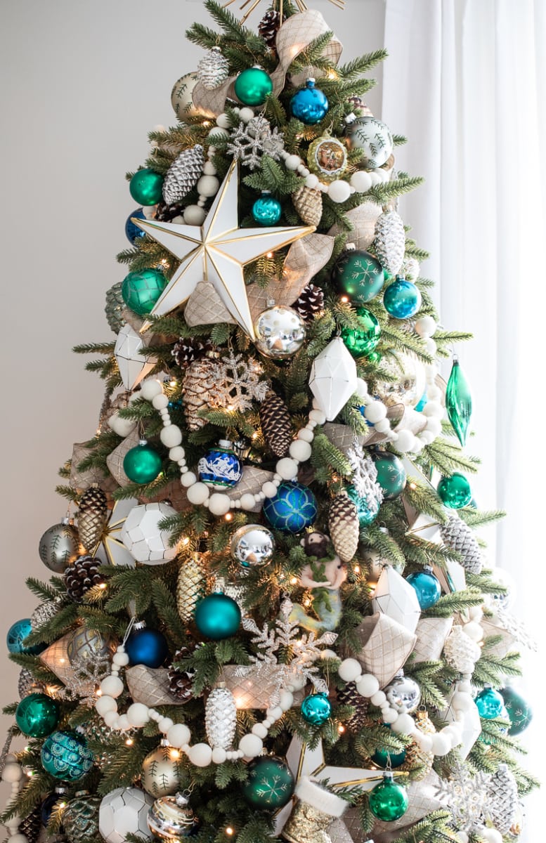 Blue, Green, and White Living Room Christmas Tree #christmastree #christmas #holiday #tree #decor #decorating #livingroom #christmasdecor