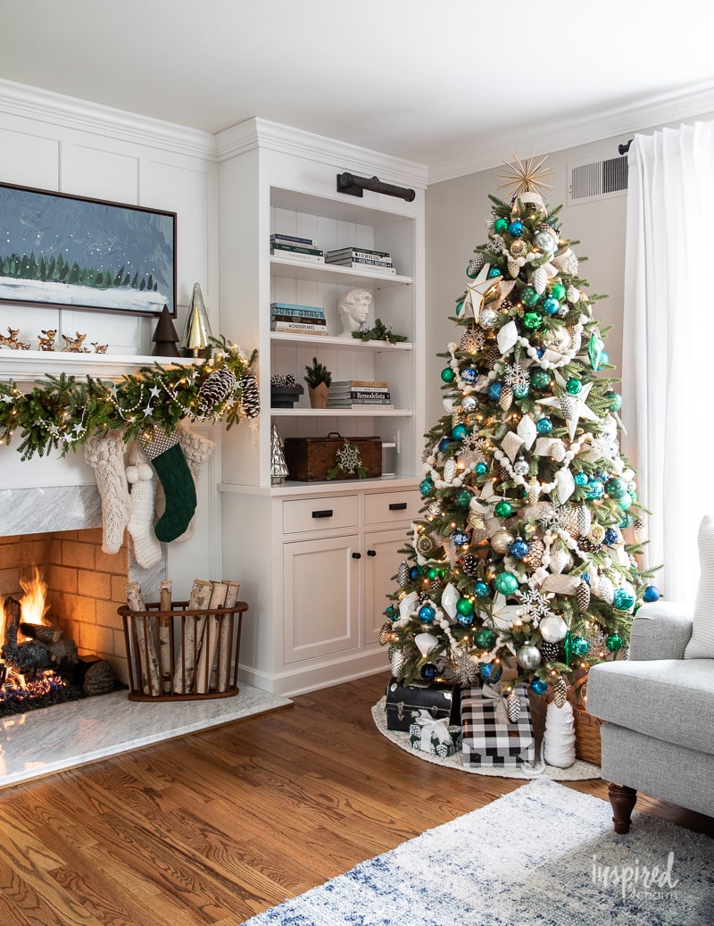 Blue, Green, and White Living Room Christmas Tree #christmastree #christmas #holiday #tree #decor #decorating #livingroom #christmasdecor