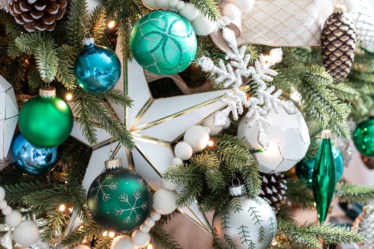 Blue, Green, and White Living Room Christmas Tree #christmastree #christmas #holiday #tree #decor #decorating #livingroom #christmasdecor
