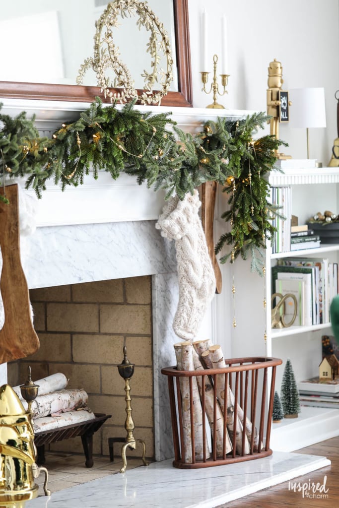 Christmas at Bayberry House - Holiday Home Tour with color Christmas Decoration ideas. #christmas #holiday #home #decor #decorations #christmastree