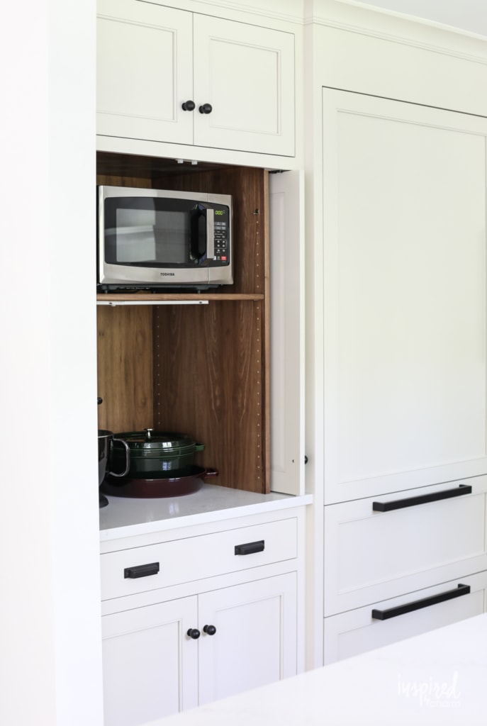 Bayberry Kitchen Remodel Reveal - Kitchen Makeover Kitchen Design #kitchen #makeover #remodel #traditional #modern #country #design #decorating