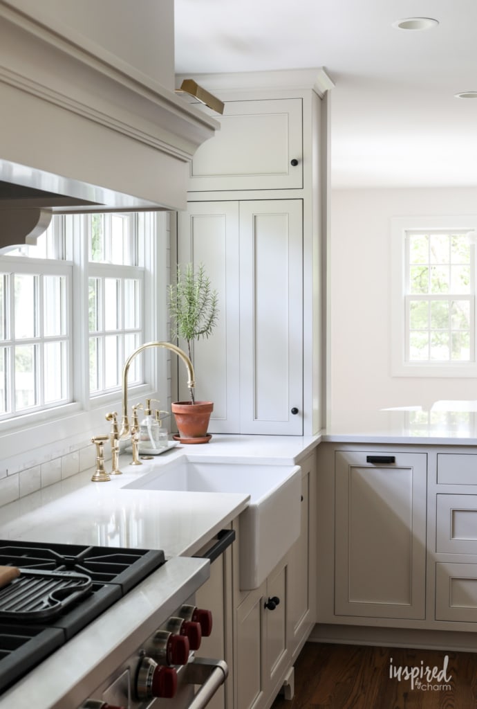 Bayberry Kitchen Remodel Reveal - Kitchen Makeover Kitchen Design #kitchen #makeover #remodel #traditional #modern #country #design #decorating