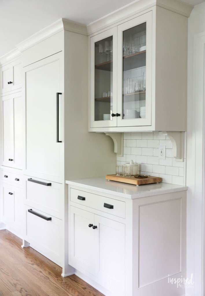 Bayberry Kitchen Remodel Reveal - Kitchen Makeover Kitchen Design #kitchen #makeover #remodel #traditional #modern #country #design #decorating