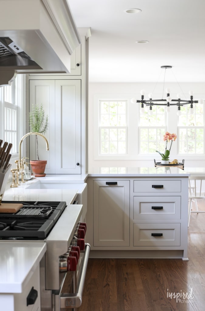 Bayberry Kitchen Remodel Reveal - Kitchen Makeover Kitchen Design #kitchen #makeover #remodel #traditional #modern #country #design #decorating