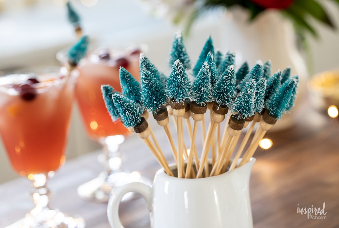 DIY Bottle Brush Drink Stirrers #drink #stir #stirrer #christmas #holiday #bottlebrush #bottlebrushtree #cocktail #hotcocoa #hotchocolate