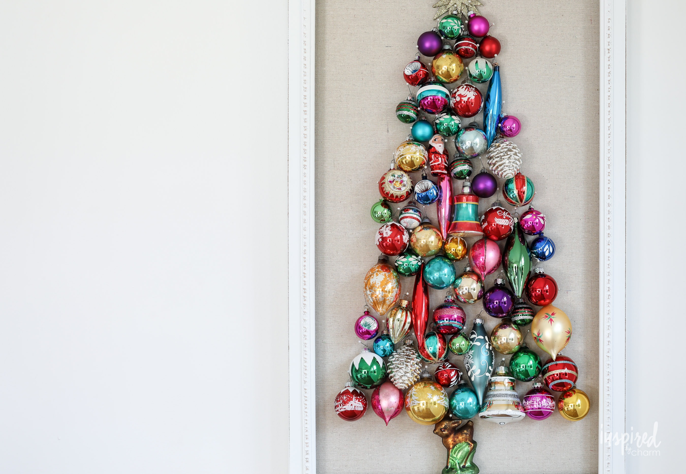 Learn how to make this DIY Vintage Ornament Wall Decor Tree #christmas #holiday #vintage #ornament #tree #walldecor #decorating