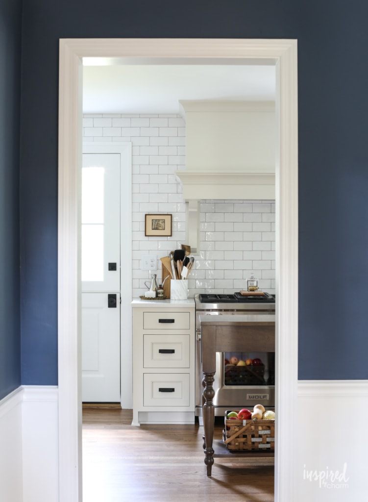 Bayberry Kitchen Remodel Reveal - Kitchen Makeover Kitchen Design #kitchen #makeover #remodel #traditional #modern #country #design #decorating