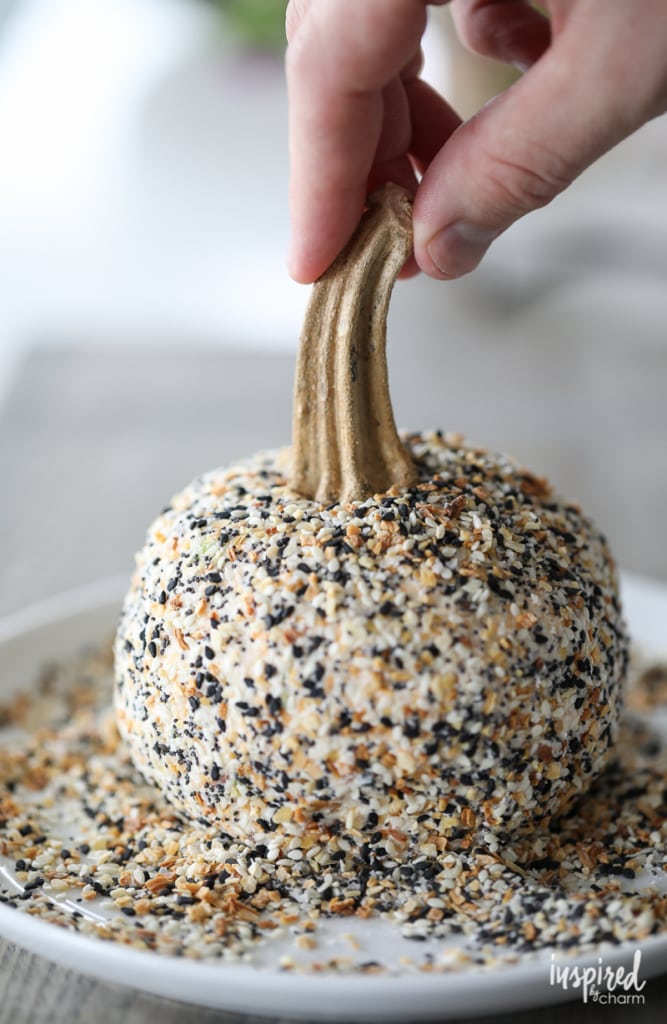 Everything Bagel Cheeseball and Sun-Dried Tomato Cheeseball: Fall-inspired and pumpkin shaped cheeseball recipes for entertaining.