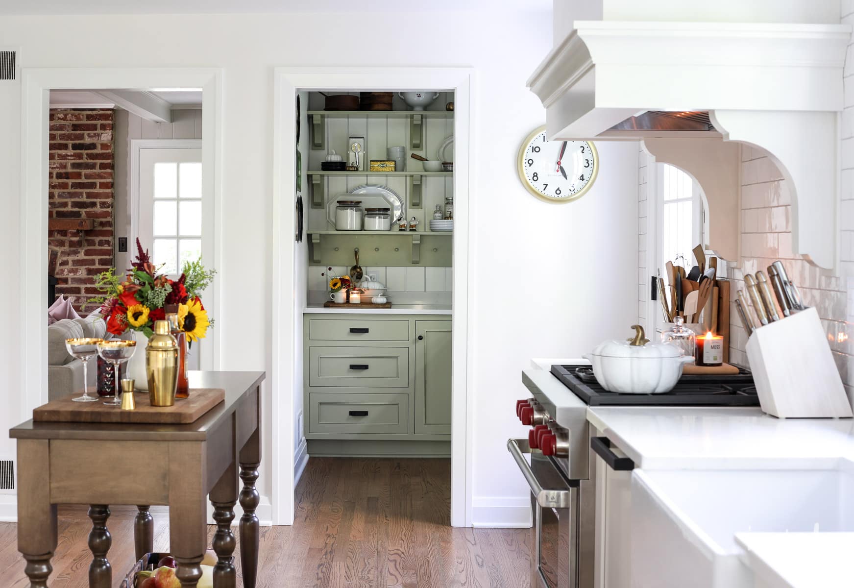 Simple Fall Decorating Ideas for the Kitchen #fall #decor #decorating #kitchen #ideas #autumn