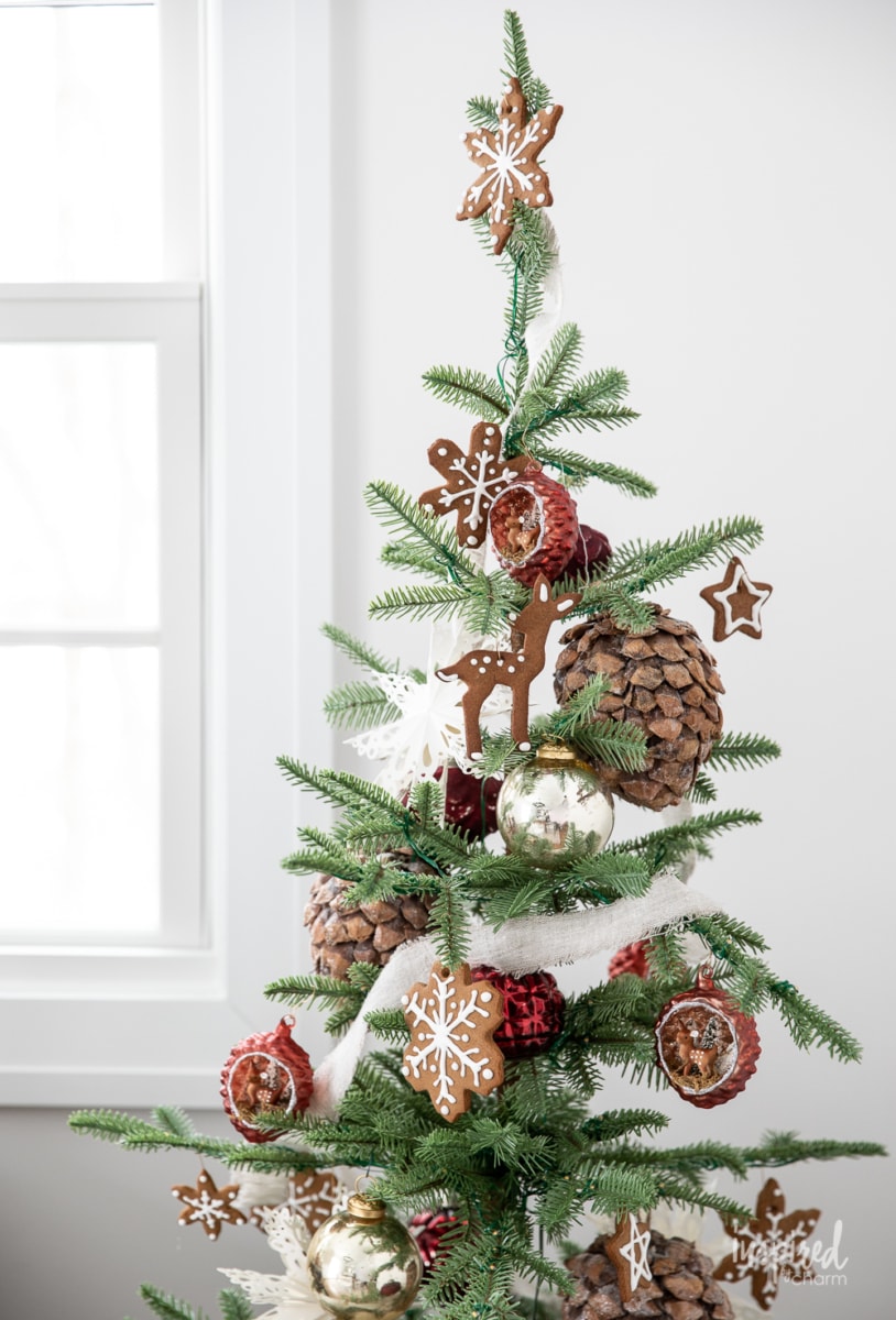 Creative DIY Gingerbread Decor Ideas #christmas #gingerbread #holiday #decor #diy #cookies #gingerbreadcookie #decorating Creative DIY Gingerbread Decor Ideas #christmas #gingerbread #holiday #decor #diy #cookies #gingerbreadcookie #decorating #christmastree