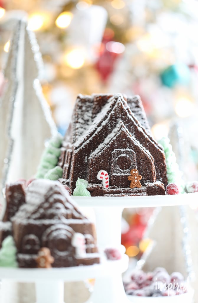 This Gingerbread House Gingerbread Cake is the perfect holiday treat! #dessert #holiday #christmas #gingerbread #recipe