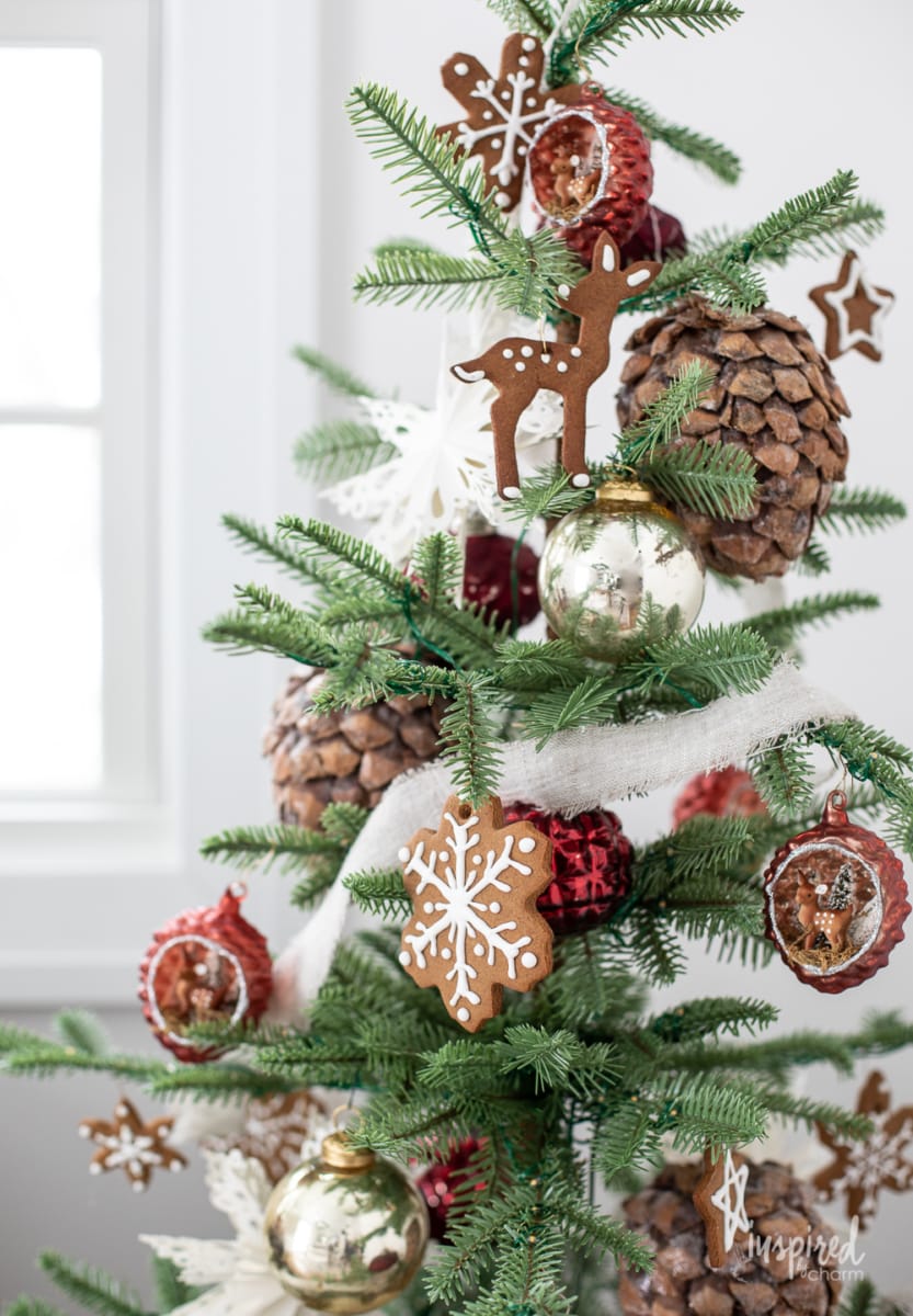 Creative DIY Gingerbread Decor Ideas #christmas #gingerbread #holiday #decor #diy #cookies #gingerbreadcookie #decorating Creative DIY Gingerbread Decor Ideas #christmas #gingerbread #holiday #decor #diy #cookies #gingerbreadcookie #decorating #christmastree