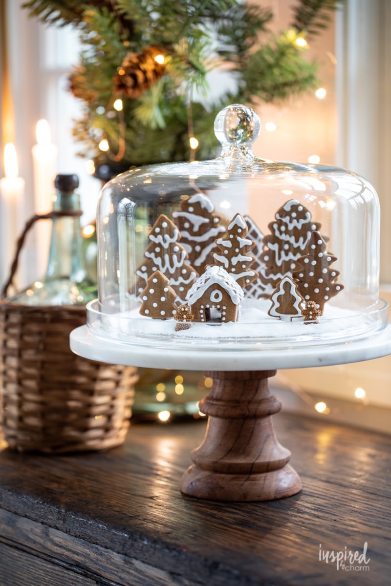 Creative DIY Gingerbread Decor Ideas #christmas #gingerbread #holiday #decor #diy #cookies #gingerbreadcookie #decorating Creative DIY Gingerbread Decor Ideas #christmas #gingerbread #holiday #decor #diy #cookies #gingerbreadcookie #decorating #village