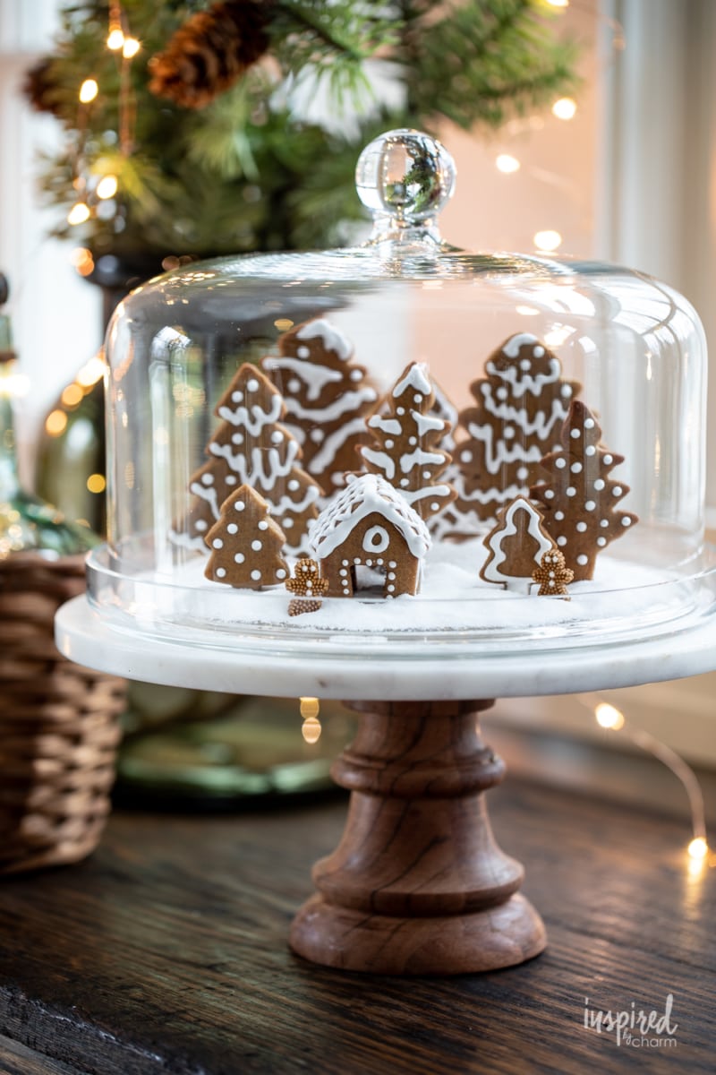 Creative DIY Gingerbread Decor Ideas #christmas #gingerbread #holiday #decor #diy #cookies #gingerbreadcookie #decorating Creative DIY Gingerbread Decor Ideas #christmas #gingerbread #holiday #decor #diy #cookies #gingerbreadcookie #decorating #village