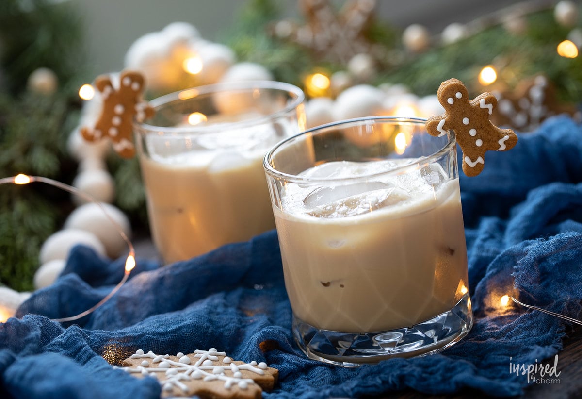 Gingerbread White Russian in rocks glasses.
