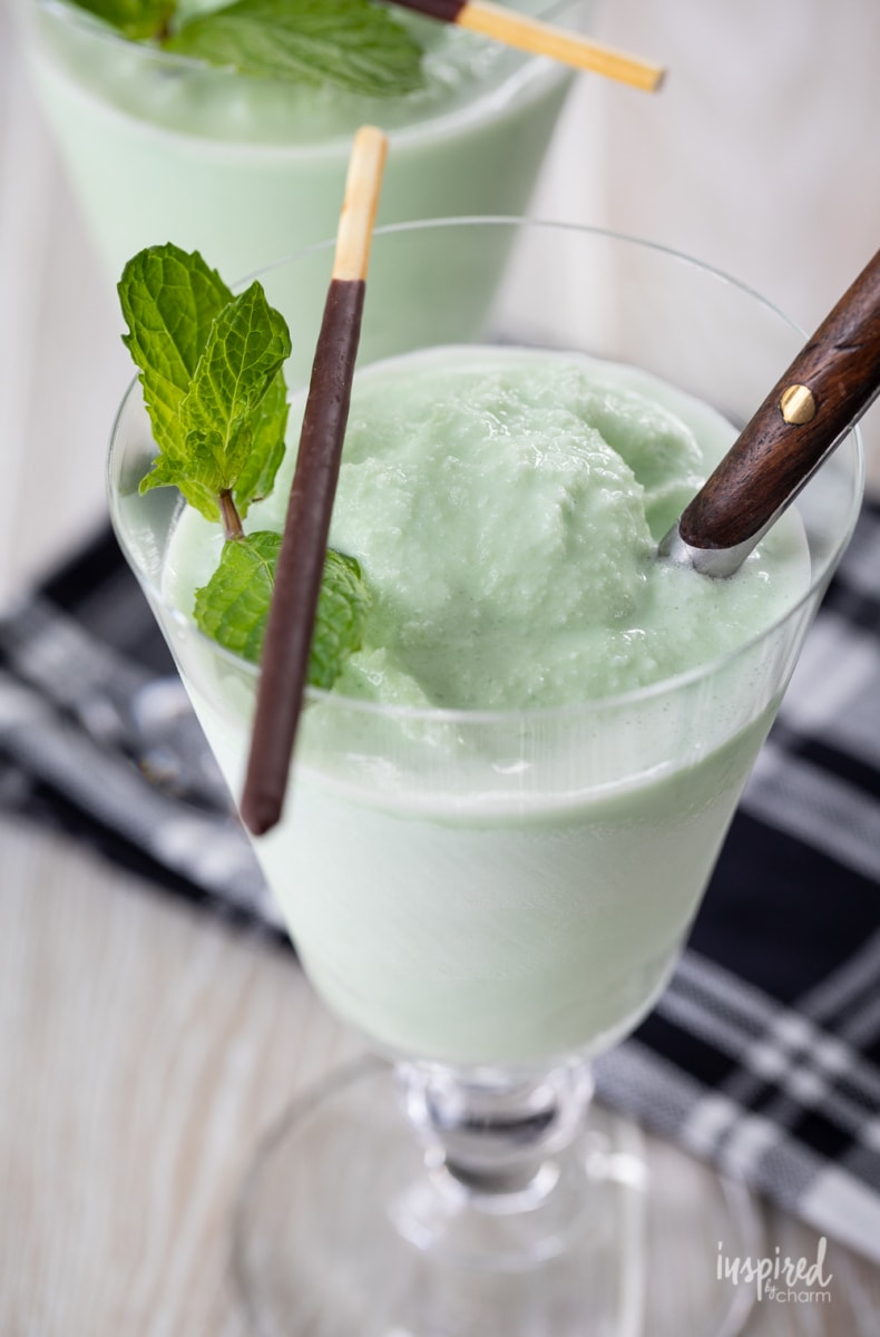grasshopper drink with ice cream