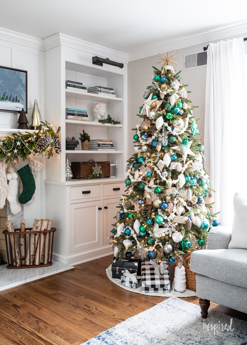 Blue, Green, and White Living Room Christmas Tree #christmastree #christmas #holiday #tree #decor #decorating #livingroom #christmasdecor