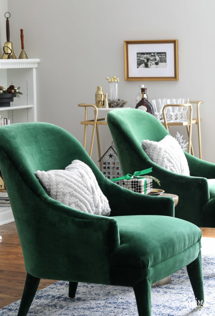 Christmas at Bayberry House - Holiday Home Tour with color Christmas Decoration ideas. #christmas #holiday #home #decor #decorations #christmastree