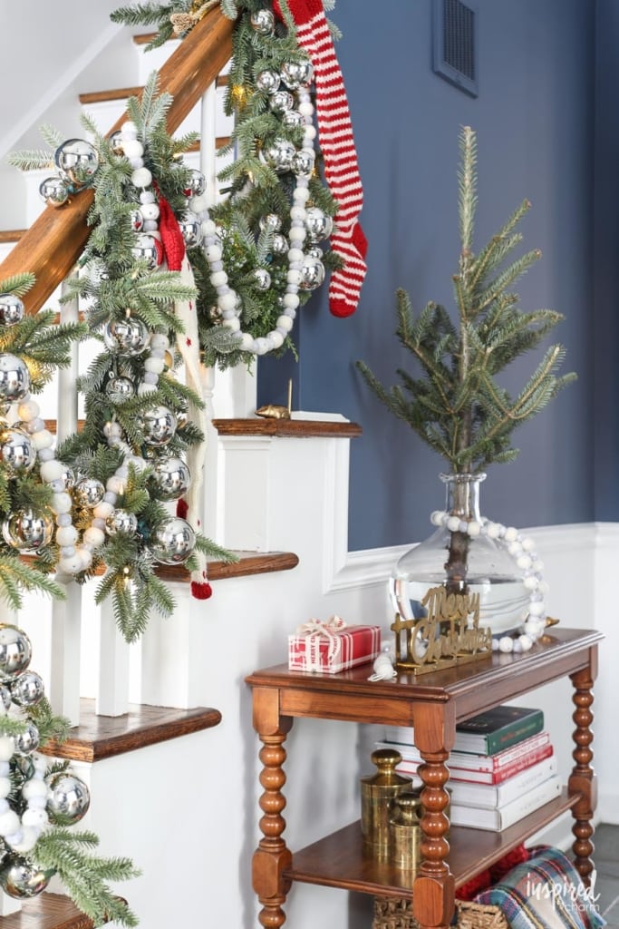 Christmas at Bayberry House - Holiday Home Tour with color Christmas Decoration ideas. #christmas #holiday #home #decor #decorations #christmastree