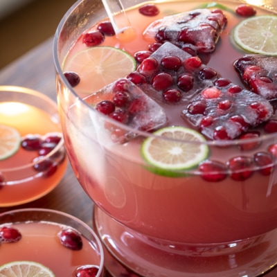 Holly Jolly Christmas Punch Cocktail Recipe #christmas #punch #holiday #cocktail #easy #recipe #cranberry