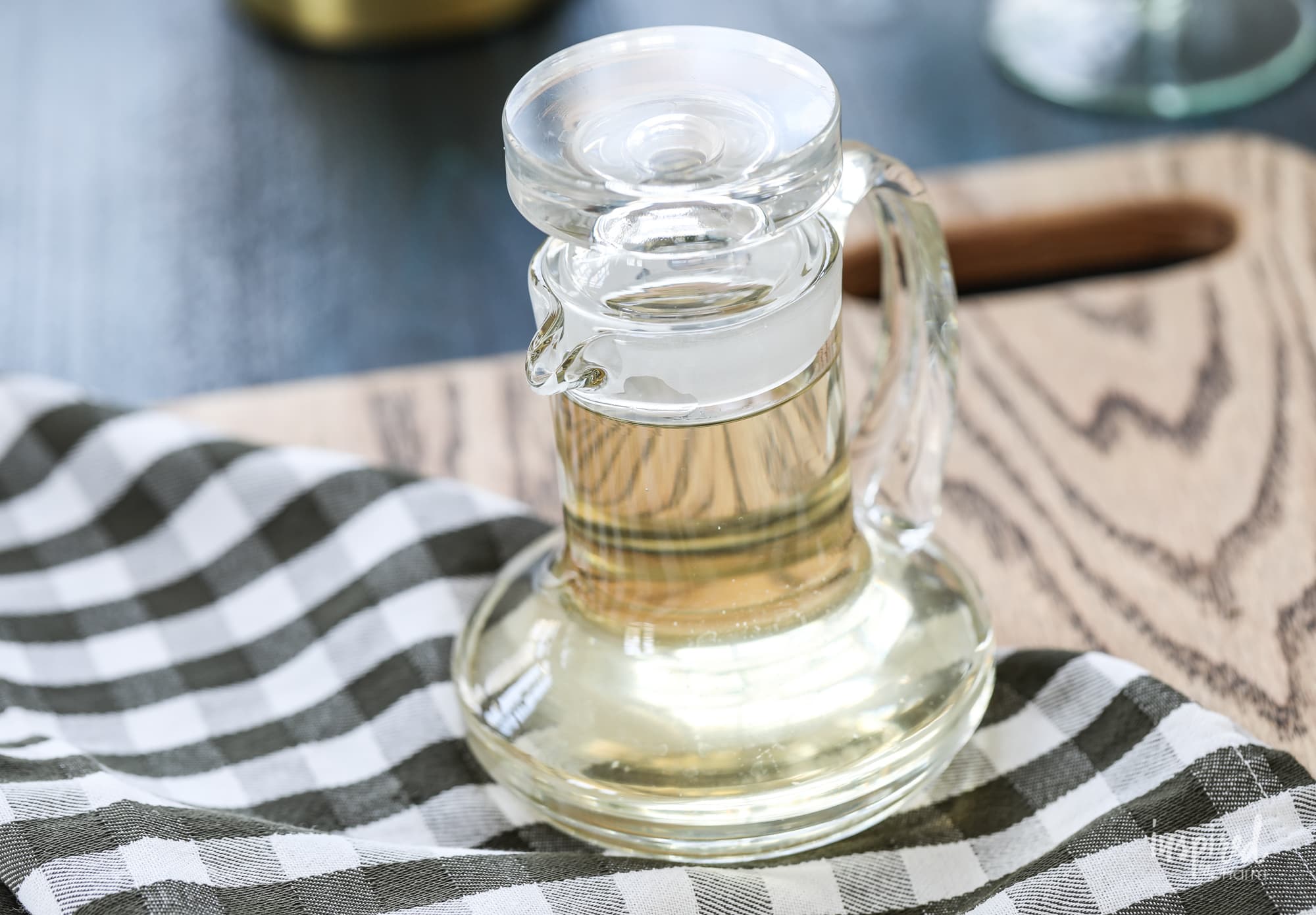 Homemade Simple Syrup Recipe for cocktails, baking, and more! #simplesyrup #recipe #cocktail #sugar #baking