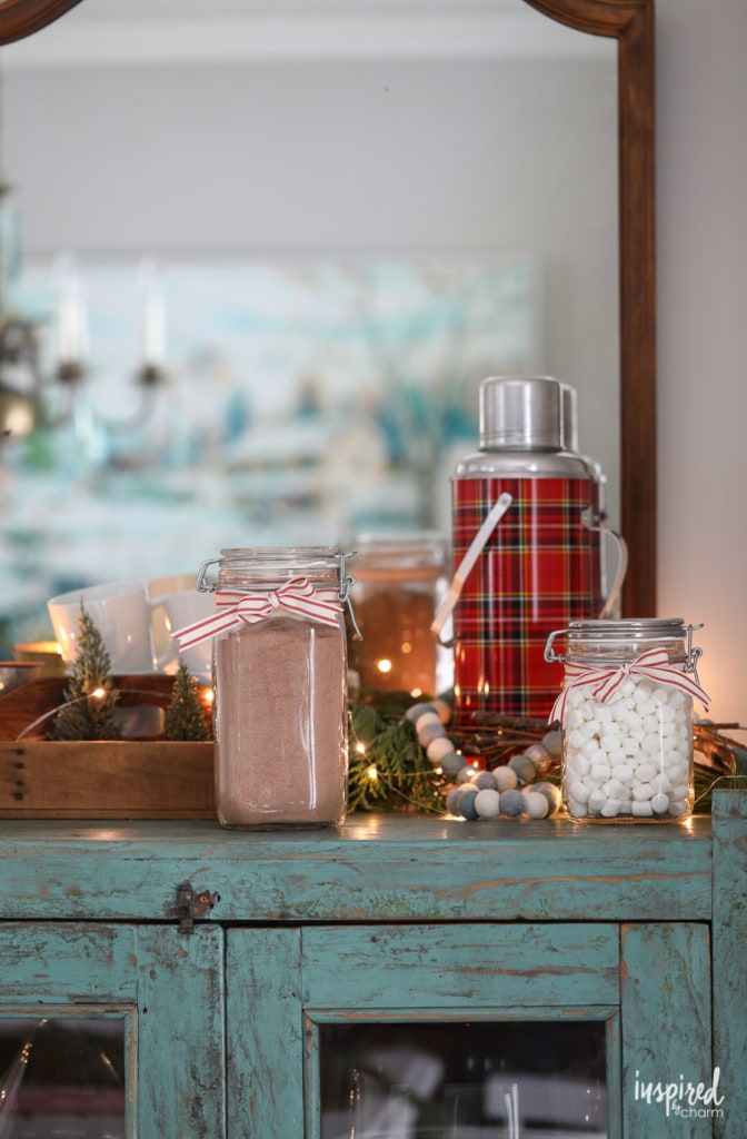 The BEST recipe for delicious Homemade Hot Cocoa Mix #hotcocoa #hotchocolate #cocoa #recipe #holiday #christmas