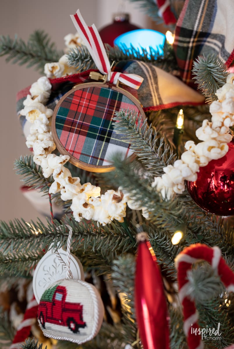 popcorn garland hung on christmas tree.