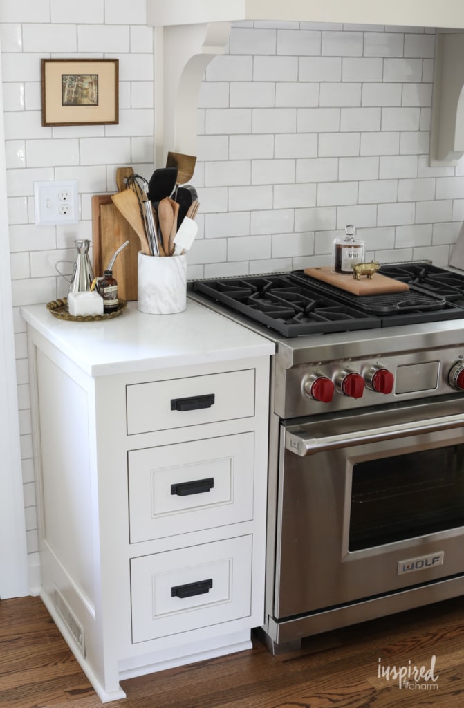 Bayberry Kitchen Remodel Reveal - Kitchen Makeover Kitchen Design #kitchen #makeover #remodel #traditional #modern #country #design #decorating