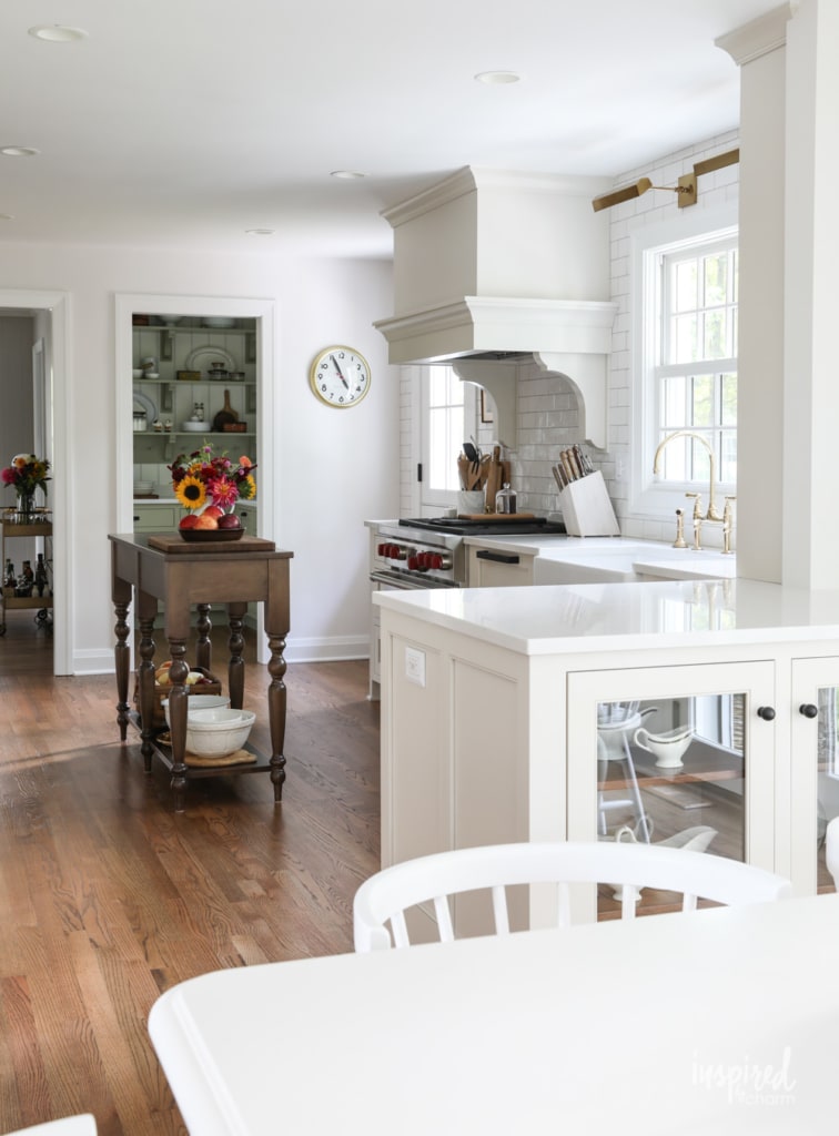 Bayberry Kitchen Remodel Reveal - Kitchen Makeover Kitchen Design #kitchen #makeover #remodel #traditional #modern #country #design #decorating