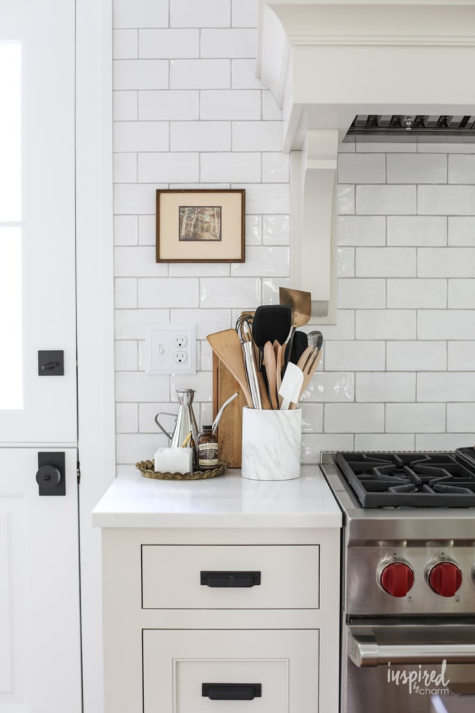 Bayberry Kitchen Remodel Reveal - Kitchen Makeover Kitchen Design #kitchen #makeover #remodel #traditional #modern #country #design #decorating